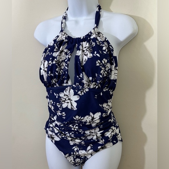 B 2 Prity sz med 1 piece swimsuit in a blue & white beachy look Nearly new - Picture 10 of 14